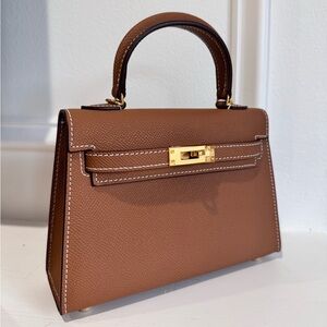 19CM Classic Epsom Leather Top Handle Mini Bag - Toasted Oat